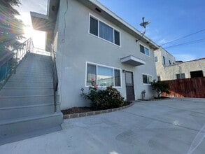 1051 Temple Ave in Long Beach, CA - Building Photo - Building Photo