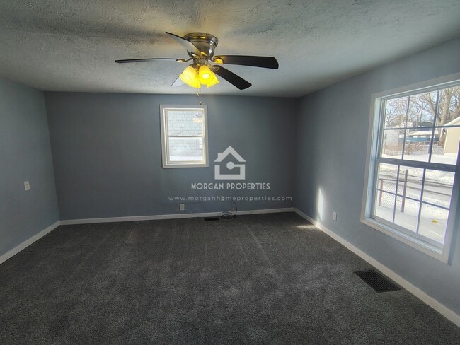 1001 W 1st St, Unit 1 in Muncie, IN - Foto de edificio - Building Photo