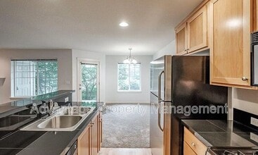 6298 SW Grand Oaks Dr in Corvallis, OR - Building Photo - Building Photo