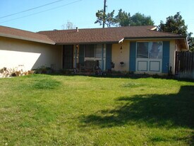 224 Springvalley Dr in Vacaville, CA - Building Photo