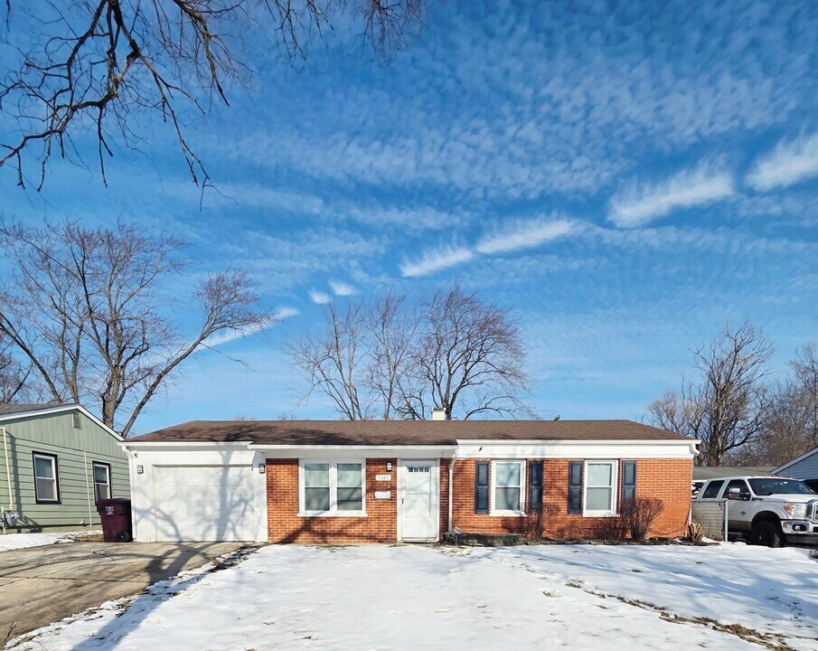 2069 217th St in Sauk Village, IL - Building Photo