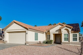 4401 La Reina Cir in Las Vegas, NV - Building Photo - Building Photo