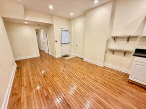 2205 Fitzwater St in Philadelphia, PA - Building Photo - Building Photo