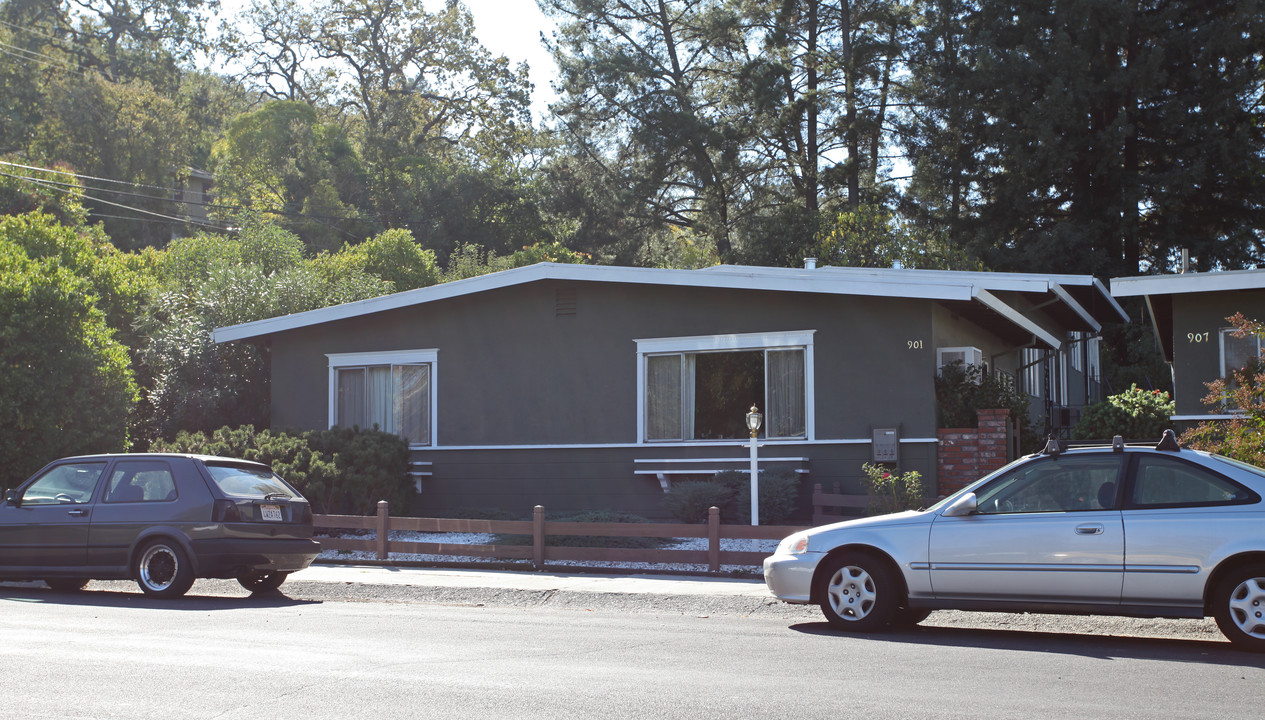 901 Village Ctr in Lafayette, CA - Foto de edificio