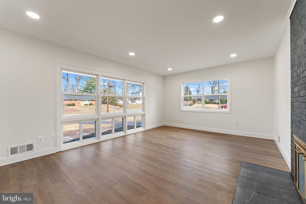 7407 Kelvin Pl in Springfield, VA - Building Photo