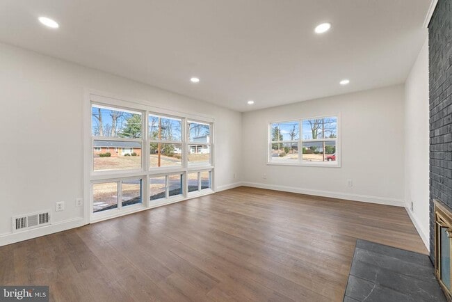 property at 7407 Kelvin Pl