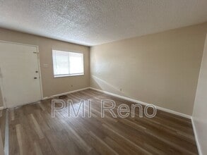 415 Greenbrae Dr in Sparks, NV - Building Photo - Building Photo