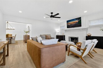 3326 E Overlook Rd in Cleveland Heights, OH - Building Photo - Building Photo