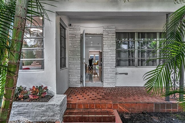 1000 10th St in Miami Beach, FL - Building Photo - Building Photo