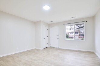 4934 Robin Dr in Omaha, NE - Building Photo - Building Photo