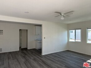 342 1/2 S Serrano Ave in Los Angeles, CA - Building Photo - Building Photo