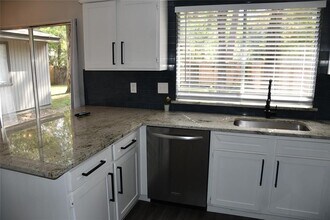 30 S Woodstock Cir Dr in The Woodlands, TX - Building Photo - Building Photo