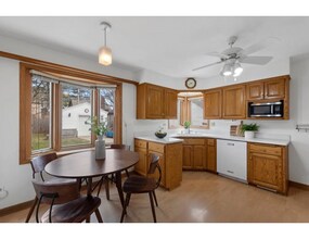 5720 N Lydell Ave in Whitefish Bay, WI - Building Photo - Building Photo