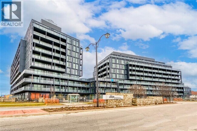 3210 Dakota Cmn in Burlington, ON - Building Photo - Building Photo