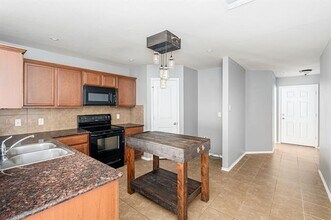 3213 Elam Dr in Anna, TX - Foto de edificio - Building Photo