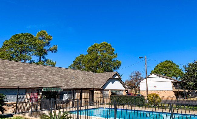 Westchester Square in Monroe, LA - Building Photo - Building Photo