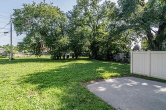 817 W 13th St in Junction City, KS - Building Photo - Building Photo