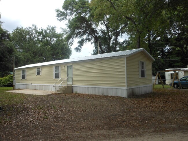 Barineau Mobile Home Park in Tallahassee, FL - Foto de edificio - Building Photo