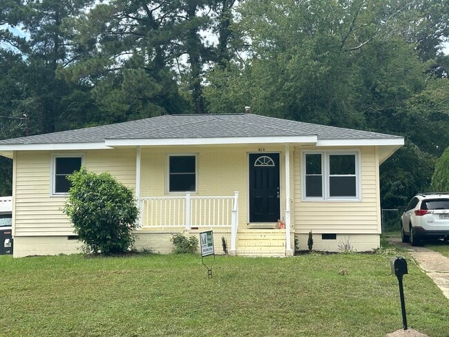 property at 914 Fleetwood Dr