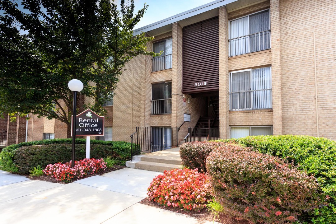 GaitherHouse Apartments in Gaithersburg, MD - Building Photo