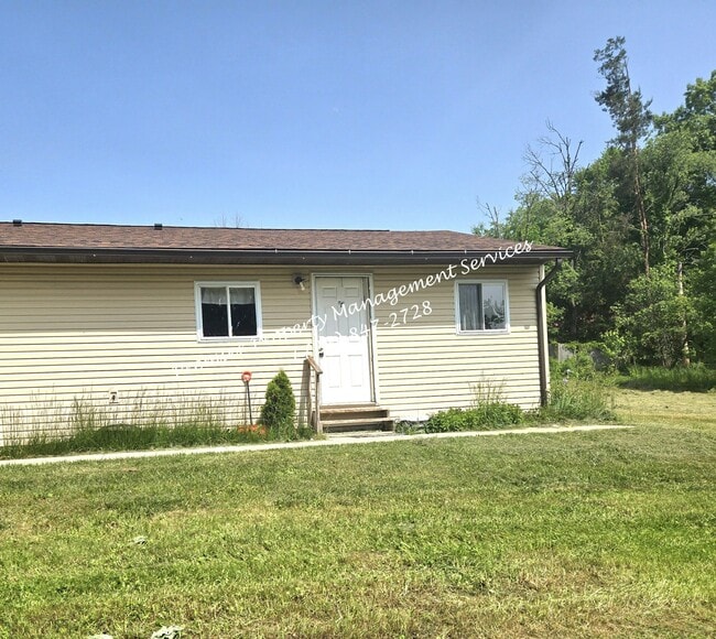 133 Kennard Rd in Greenville, PA - Building Photo - Building Photo