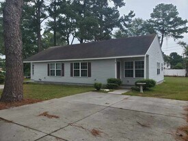 1338 Hunters Rd in New Bern, NC - Building Photo