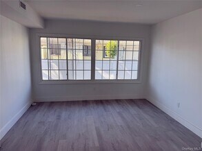 852 Station Pl in Woodmere, NY - Building Photo - Building Photo