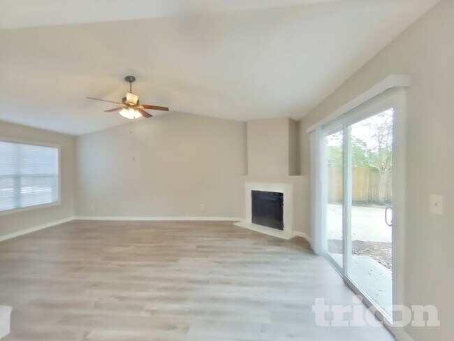 7742 Settlers Landing Trail S, Unit A407 in Jacksonville, FL - Building Photo - Building Photo