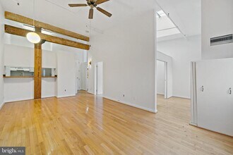 1010 Race St in Philadelphia, PA - Foto de edificio - Building Photo