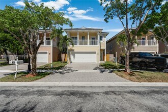 383 NE 34th Terrace in Homestead, FL - Building Photo - Building Photo