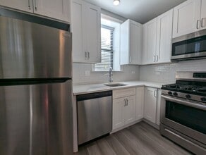 3943 N Janssen Ave, Unit 2 in Chicago, IL - Foto de edificio - Building Photo