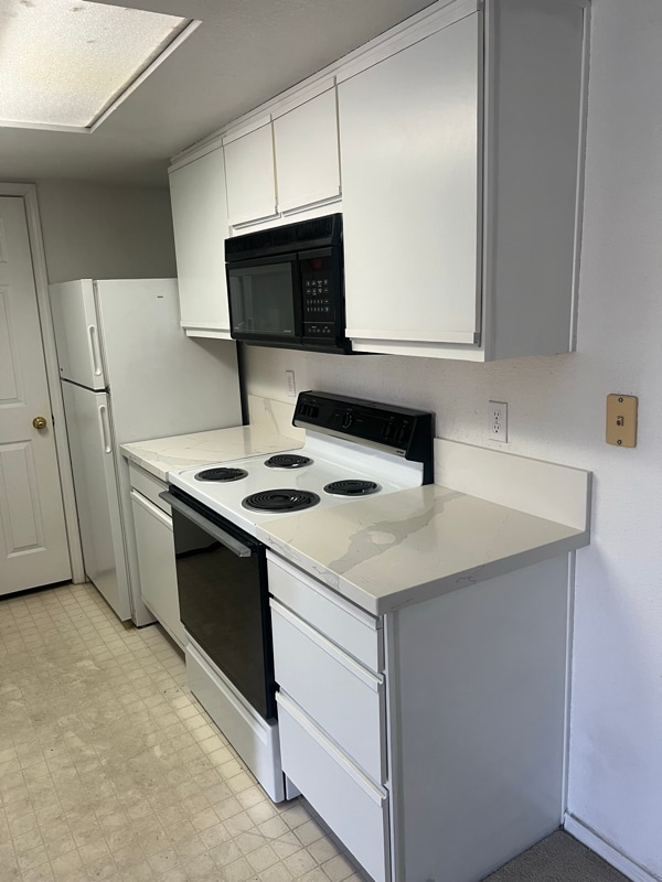 3550 Bay Sands Dr in Laughlin, NV - Foto de edificio - Building Photo