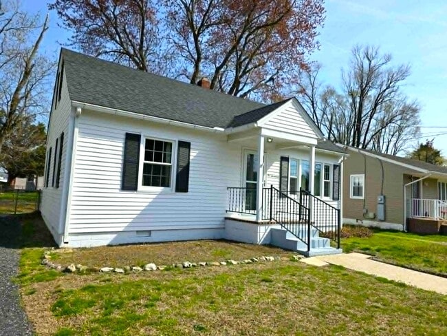 1017 Tyler Ave in Salisbury, MD - Building Photo - Building Photo