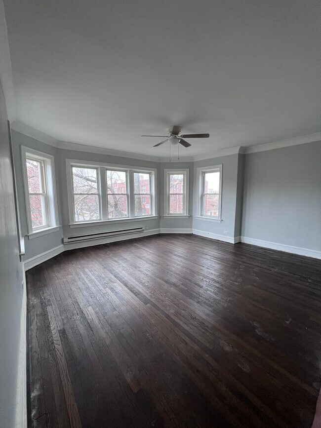 835 E 80th St in Chicago, IL - Building Photo - Building Photo