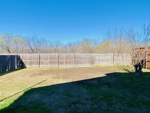 731 Valley Spring Dr in Arlington, TX - Building Photo - Building Photo