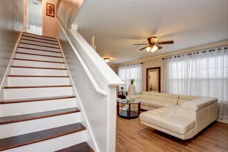 21922 Paril Creek Dr in Houston, TX - Building Photo - Building Photo