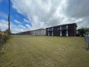 1109 Circle M Dr, Unit Apt C in Killeen, TX - Foto de edificio - Building Photo