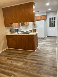615 Sycamore St - 6