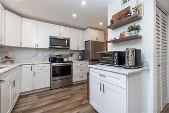 1753 Belleair Forest Dr in Belleair, FL - Building Photo - Building Photo