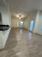 1723-1725 S Hickory Creek Ct in Wichita, KS - Building Photo - Building Photo