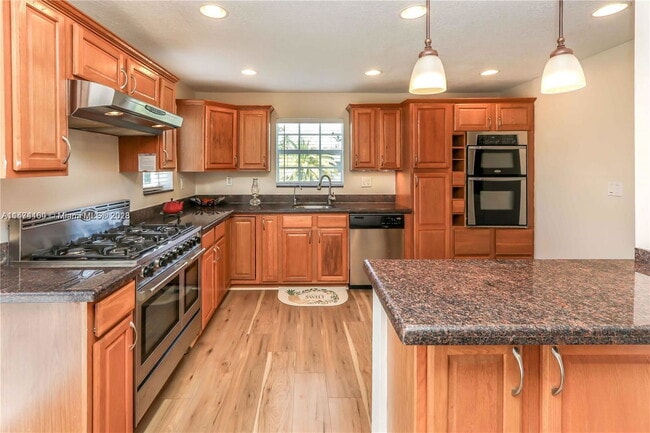 1538 Funston St in Hollywood, FL - Foto de edificio - Building Photo