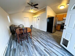 1611 Carr St in Lakewood, CO - Foto de edificio - Building Photo