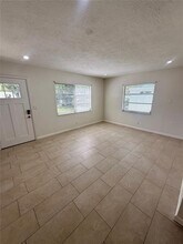 4218 Des Moines St NE in St. Petersburg, FL - Building Photo - Building Photo