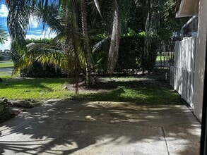 8438 NW 40th Ct in Sunrise, FL - Building Photo - Building Photo