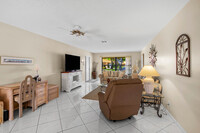 4555 Nutmeg Tree Ln in Boynton Beach, FL - Foto de edificio - Building Photo