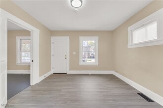 3865 W 16th St in Cleveland, OH - Building Photo - Building Photo