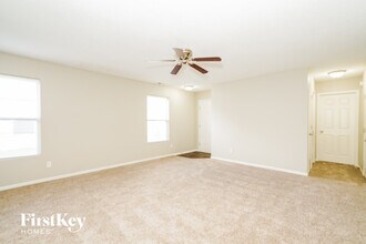 8048 States Bend Dr in Indianapolis, IN - Building Photo - Building Photo