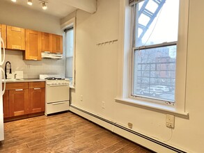 183 Montgomery St, Unit 2 in Jersey City, NJ - Building Photo - Building Photo