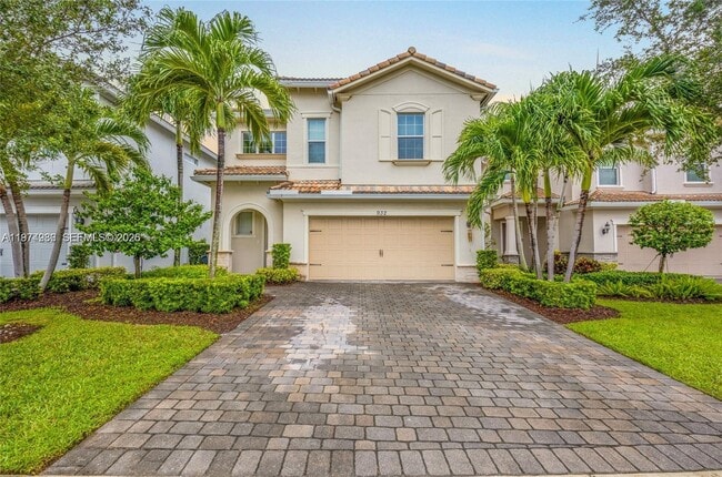 property at 932 Banyan Dr
