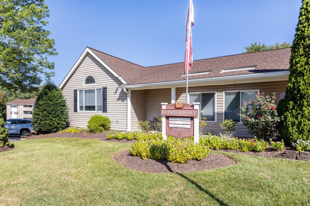 Maplewood Park in Manassas, VA - Building Photo